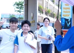 Sĩ tử Hà Nội thở phào nhẹ nhõm hoàn tất Kỳ thi vào lớp 10