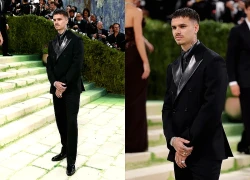 Romeo Beckham gây ấn tượng trong lần đầu dự Met Gala, vợ chồng Brooklyn - Victoria "vắng mặt bí ẩn" giữa drama gia đình