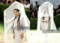 Bức ảnh trị giá 518 tỷ đồng của Lisa ở Met Gala