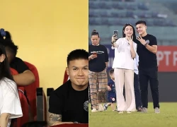 Quang Hải nắm tay, hôn vợ cực tình sau trận CAHN thắng Nam Định ở V.League
