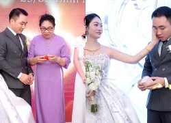 Chú rể Ninh Bình bật khóc khi nhận được 4 chỉ vàng của người bố đã mất 26 năm