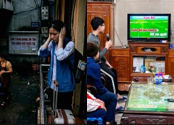 Con tôi phải khăn gói sang nhà bác ôn thi lớp 10 do hàng xóm hát karaoke mỗi tối