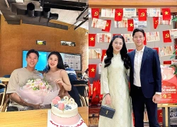 Hoa khôi ĐH Vinh cặm cụi dán lịch thi đấu World Cup 2026 trong nhà 3 tầng mặt phố, đã xinh còn siêu chiều đội trưởng tuyển Việt Nam