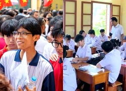 Sáng nay, thí sinh Hà Nội bước vào bài thi chuyên lớp 10