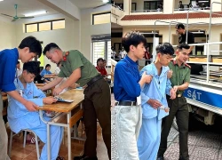 Vừa mổ ruột thừa, nam sinh vẫn quyết đi thi lớp 10 và cái kết khiến nhiều người xúc động