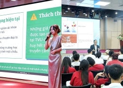 Một ngày của sinh viên Trường Đại học Trưng Vương: "Học đi đôi với hành" trong hệ sinh thái Hồ Gươm diễn ra như thế nào?