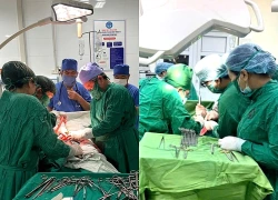 Cứu sống sản phụ choáng mất máu nặng do thai ngoài tử cung vỡ