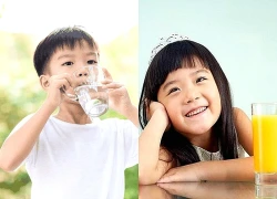 Học sinh nên ăn uống thế nào để không bị mất nước trong ngày hè?