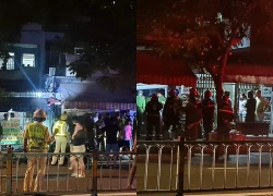 TP Hồ Chí Minh: Cắt khóa cửa sắt giải cứu 6 người trong vụ cháy quán ăn