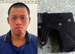 "Con nghiện" giấu súng đạn trong người