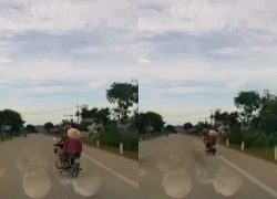 Xe máy tạt ngang đầu ô tô, hai phụ nữ thương vong