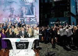 SpaceX vượt Amazon chỉ sau ba ngày lên sàn