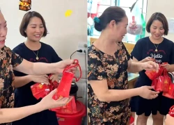 Bà nội U70 gọi 9 cháu về ăn cơm, bất ngờ trao mỗi người 1 chỉ vàng