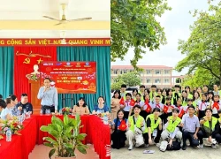 28 sinh viên tình nguyện Hàn Quốc giúp cải tạo cơ sở vật chất Trường tiểu học Hóa An