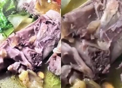 Dòi lúc nhúc trong nồi lẩu gà tại tiệc tân gia