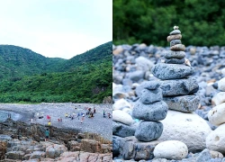 Bãi biển không cát hoang sơ ở Nha Trang thu hút du khách