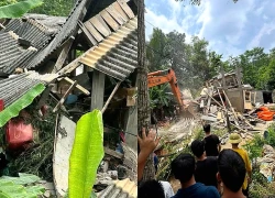 Xe đầu kéo tông sập nhà dân, tài xế tử vong