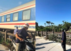 Người phụ nữ bị tàu tông tử vong khi qua lối đi tự mở
