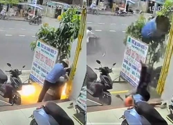 Khoảnh khắc thùng phuy phát nổ như bom, hất văng người đàn ông trên vỉa hè