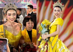 Mẹ của 'bông hồng lai' Emoura Phạm: Mọi người đi ngủ, con vẫn ngồi học tiếng Việt