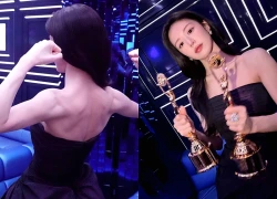 Nữ thần dao kéo đẹp nhất Hàn Quốc gây sốc với thân hình cơ bắp