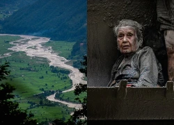 Nhân chứng kể khoảnh khắc dòng lũ như nuốt chửng cả thế giới ở Nepal
