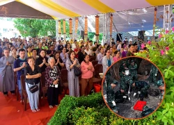 101 Gia đình từ khắp nơi đến Công viên Lê Thị Riêng tin rằng người thân vẫn nằm đây