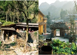 3 bản làng ở Tuyên Quang hút khách trốn nóng, có nơi biệt lập giữa rừng già