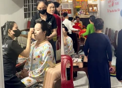 Tranh cãi nhà trai đến sớm 4 tiếng, cô dâu đang make-up nhưng vẫn cho vào trong