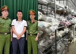 Chủ hộ kinh doanh bị khởi tố vì bán giày giả mạo Nike, Gucci