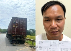 Tài xế ô tô đầu kéo lùi xe vào mép đường khiến người phụ nữ tử vong