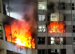 Cháy căn hộ tầng 9 chung cư ở Hà Nội, 3 mẹ con thoát nạn