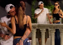 Paparazzi “tóm dính” cậu cả nhà Beckham – Brooklyn cùng vợ xuất thân nhà tỷ phú quấn quýt ở Venice