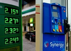 Giá dầu diesel tăng vọt làm khó chính cử tri ủng hộ Tổng thống Trump