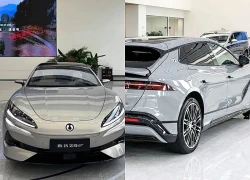 Xe điện mạnh 1.140 mã lực, phạm vi hoạt động 860 km, giá gần 1,3 tỷ đồng
