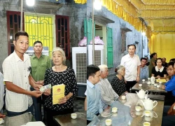 Bà ngoại nghẹn ngào nhớ về nam sinh xấu số lọt cống, ước mơ đại học dang dở