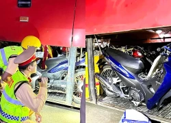 Kiểm tra ô tô khách ở Đồng Nai, phát hiện chở 2 xe máy trộm cắp