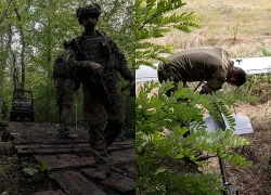 Ukraine nói cuộc phản công bí mật buộc Nga rút đơn vị tinh nhuệ hàng đầu