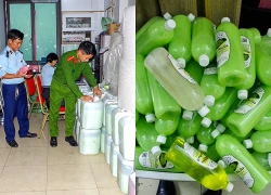 Kiểm tra kho rượu 'đặc sản' ở Ninh Bình, thu giữ gần 1.800 lít