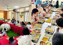 Suất ăn bán trú "giống tóp mỡ" ở Hà Nội: Phát hiện hàng loạt bất cập